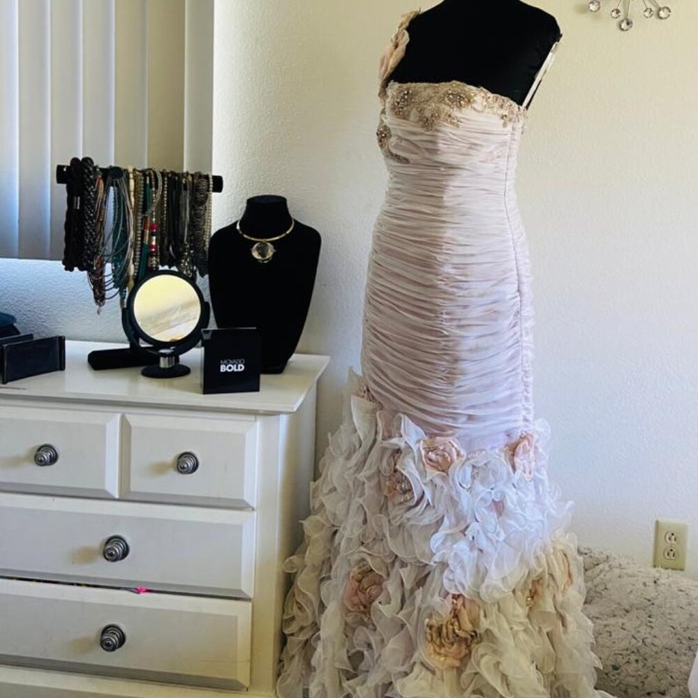 Mac Duggal Ruched Mermaid One Shoulder Gown with 3D Floral Appliques in Size 14